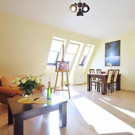 50 M Do Plazy Thobruk Apartamenty Piekna Dama Z Kolobrzegu Exterior photo