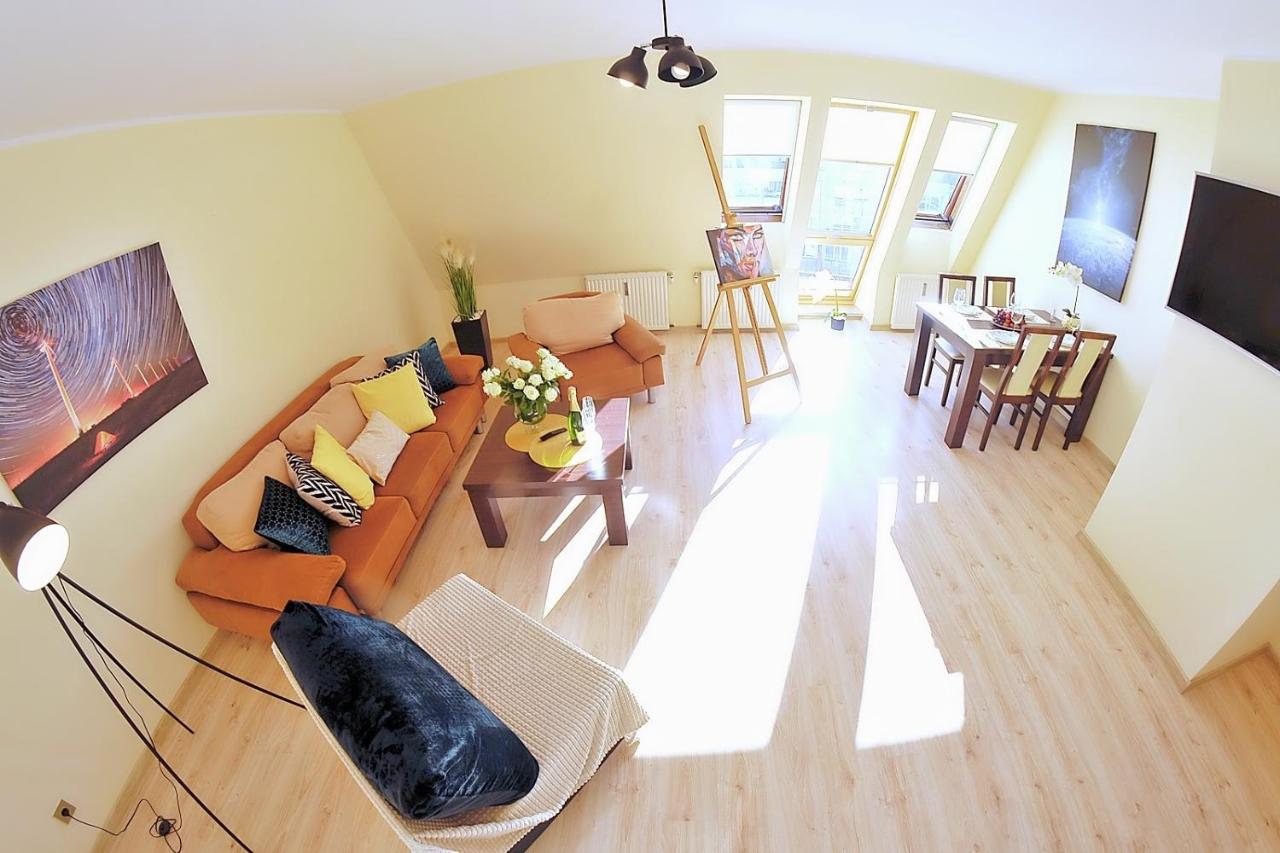 50 M Do Plazy Thobruk Apartamenty Piekna Dama Z Kolobrzegu Exterior photo